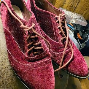 Women’s Velvet Lace-Up Flats in Burgundy